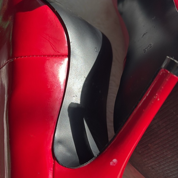 GUESS Red Patent Glossy Silver Toe Heels | Bold Date Night Pumps | Size 6 - Picture 9 of 10